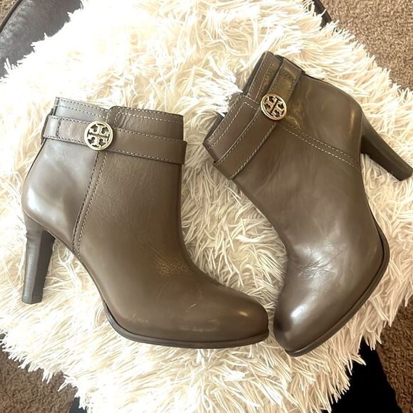 Gorgeous  Leather Tory Burch Boots 🔥🔥 - Picture 1 of 4